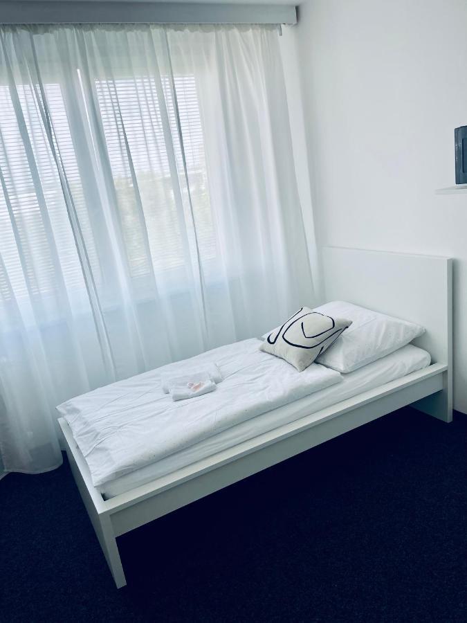 Apartmany Bryksova プラハ エクステリア 写真