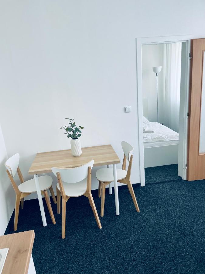 Apartmany Bryksova プラハ エクステリア 写真